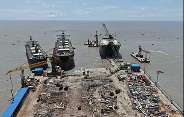 সীতাকুণ্ডে জাহাজভাঙা কারখানায় বিষাক্ত গ্যাসে ৮ শ্রমিকের মৃত্যু