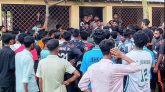 ফেল করা শিক্ষার্থীদের বিক্ষোভ, শিক্ষকদের কক্ষে বাইরে থেকে তালা