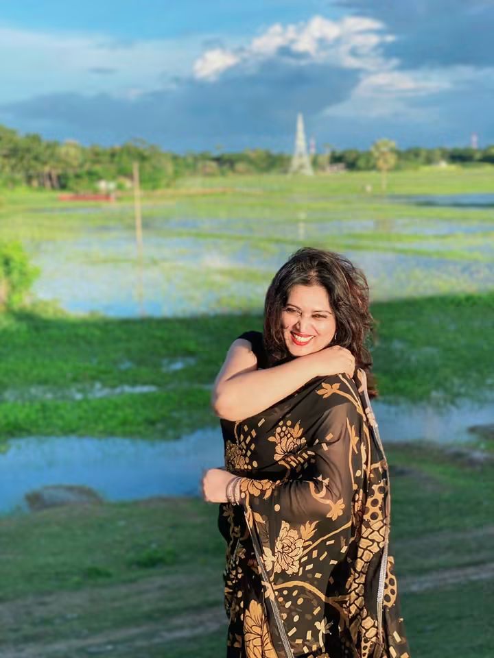 কবি সাদিয়া নাজিবকে নিয়ে