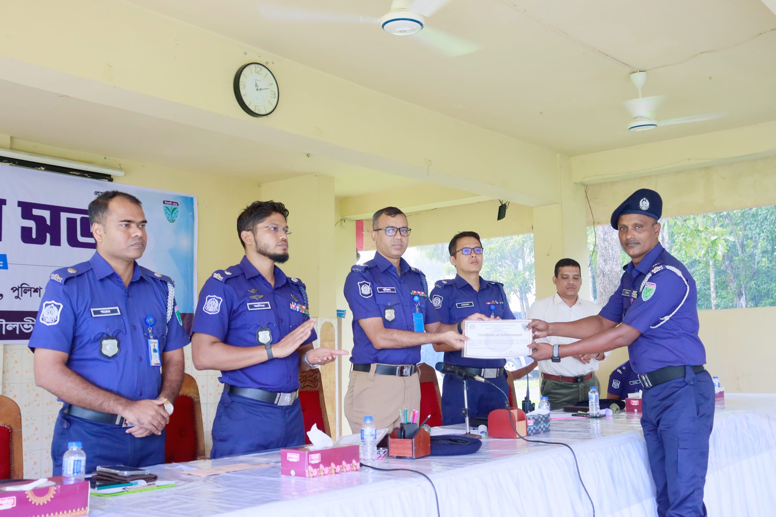 কর্মদক্ষতায় শ্রেষ্ঠ ওসি সাইফুল ইসলাম, পুরস্কৃত আরও ৫ পুলিশ সদস্য