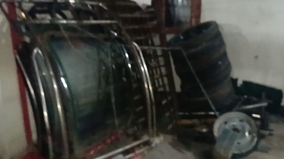 শ্রীমঙ্গলে টমটম ‘রূপান্তর’ কারখানায় অভিযান, আটক ২